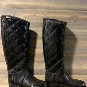 Hunter Boots -quilted look, rubber with a little quilted lining-